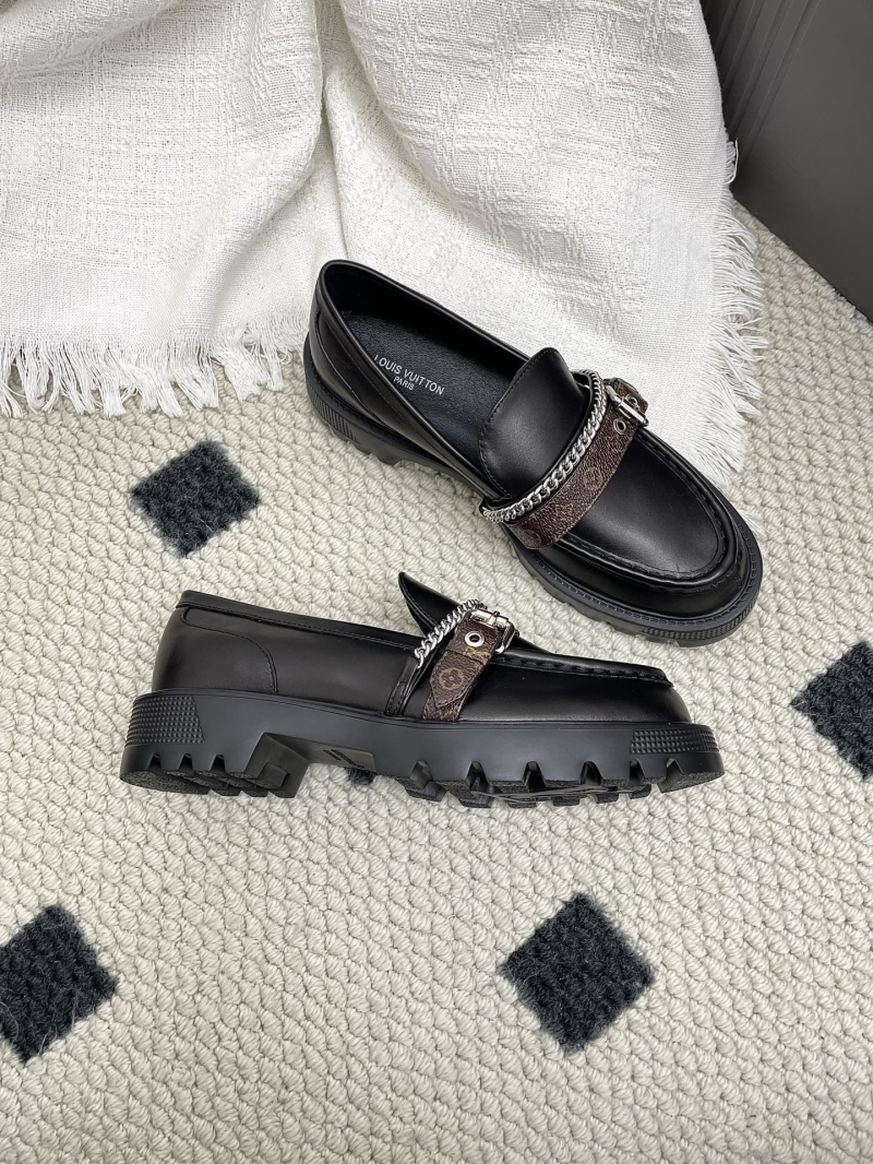 l0vis Vvtt0n loafers